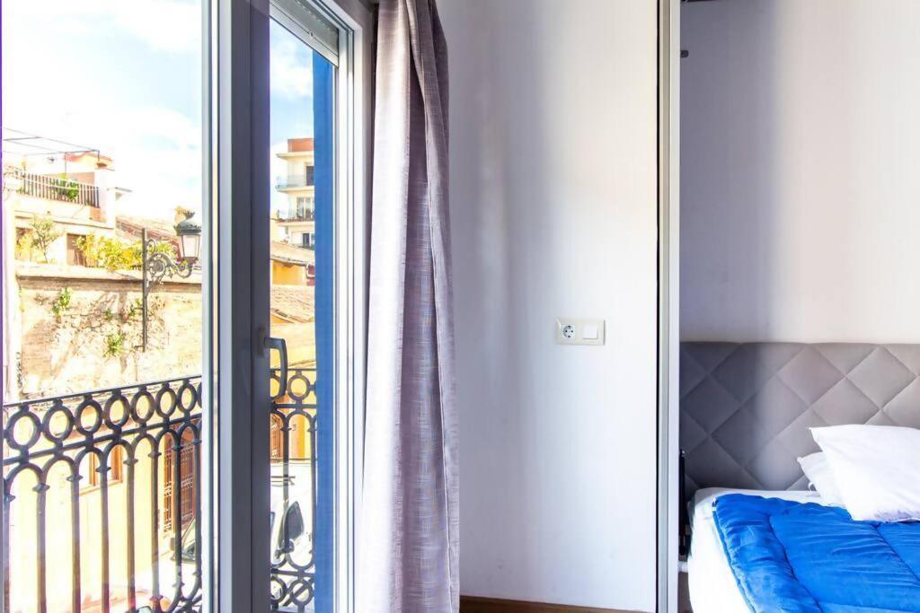 Apartamento Con Terraza Privada Cerca De La Playa Valensiya Dış mekan fotoğraf