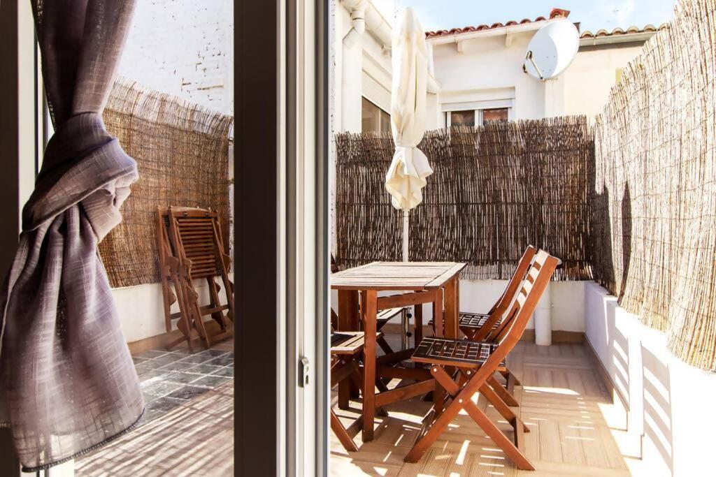 Apartamento Con Terraza Privada Cerca De La Playa Valensiya Dış mekan fotoğraf
